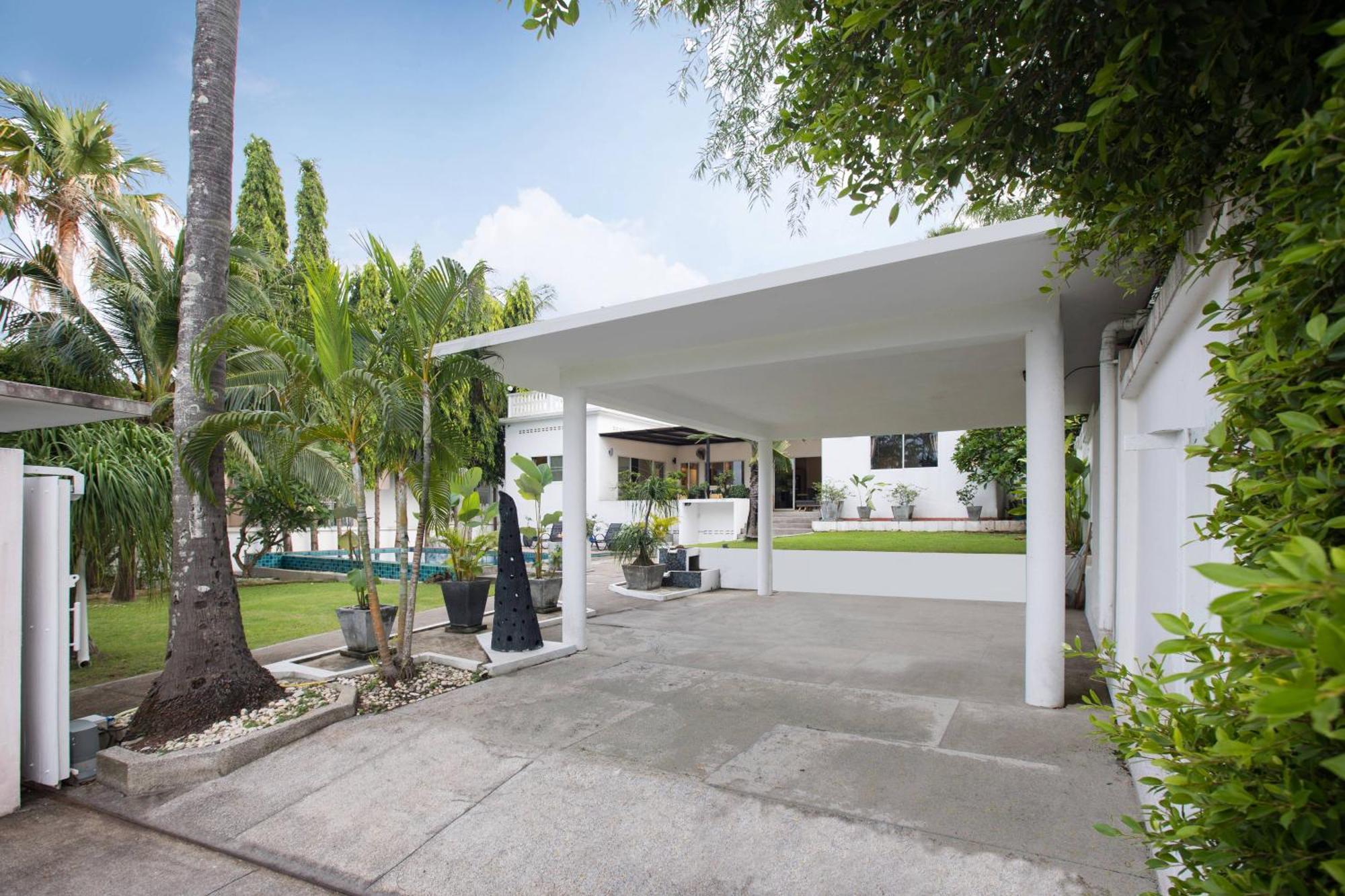 Grand 5br Pool Sea La Vie
