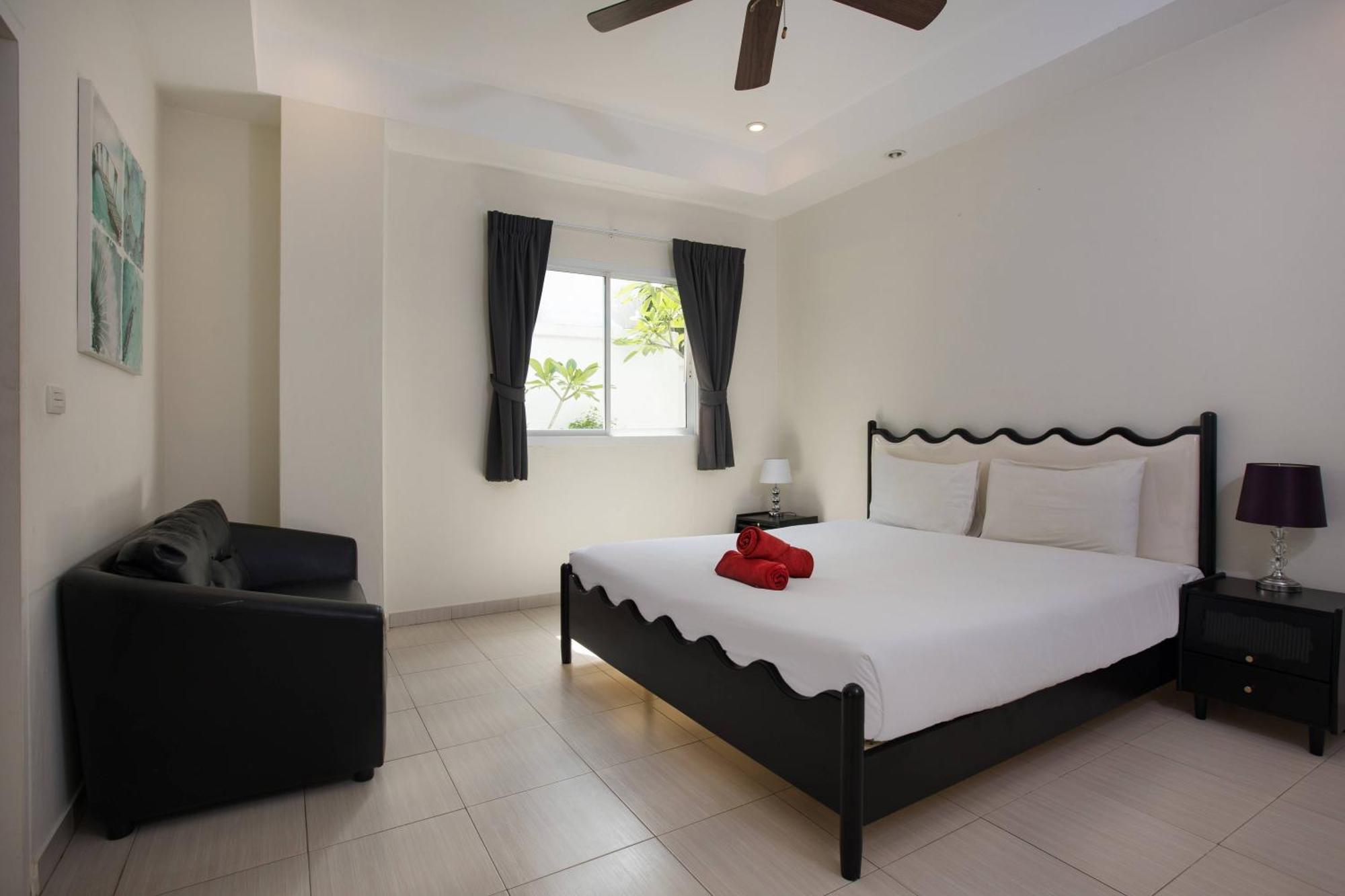Grand 5br Pool Sea La Vie Rawai